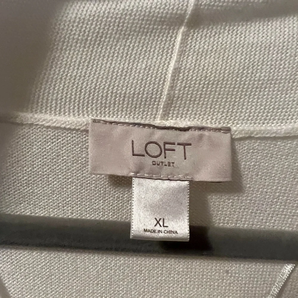 NWOT- Ann Taylor Loft Women’s Sweater - Picture 3 of 3